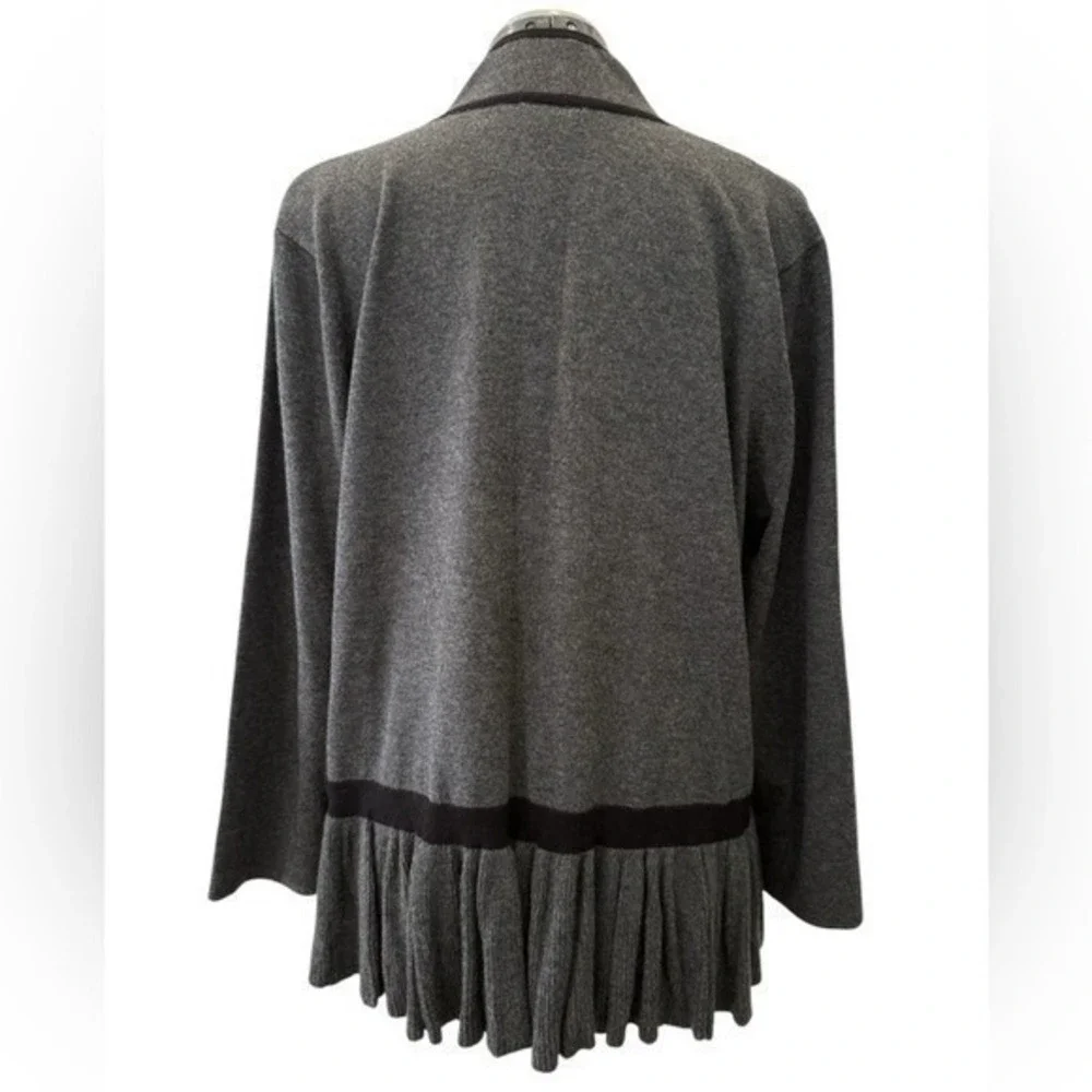 Cato Woman Gray Black Trim Pleated Peplum Open Front Cardigan Sweater 18/20W‎